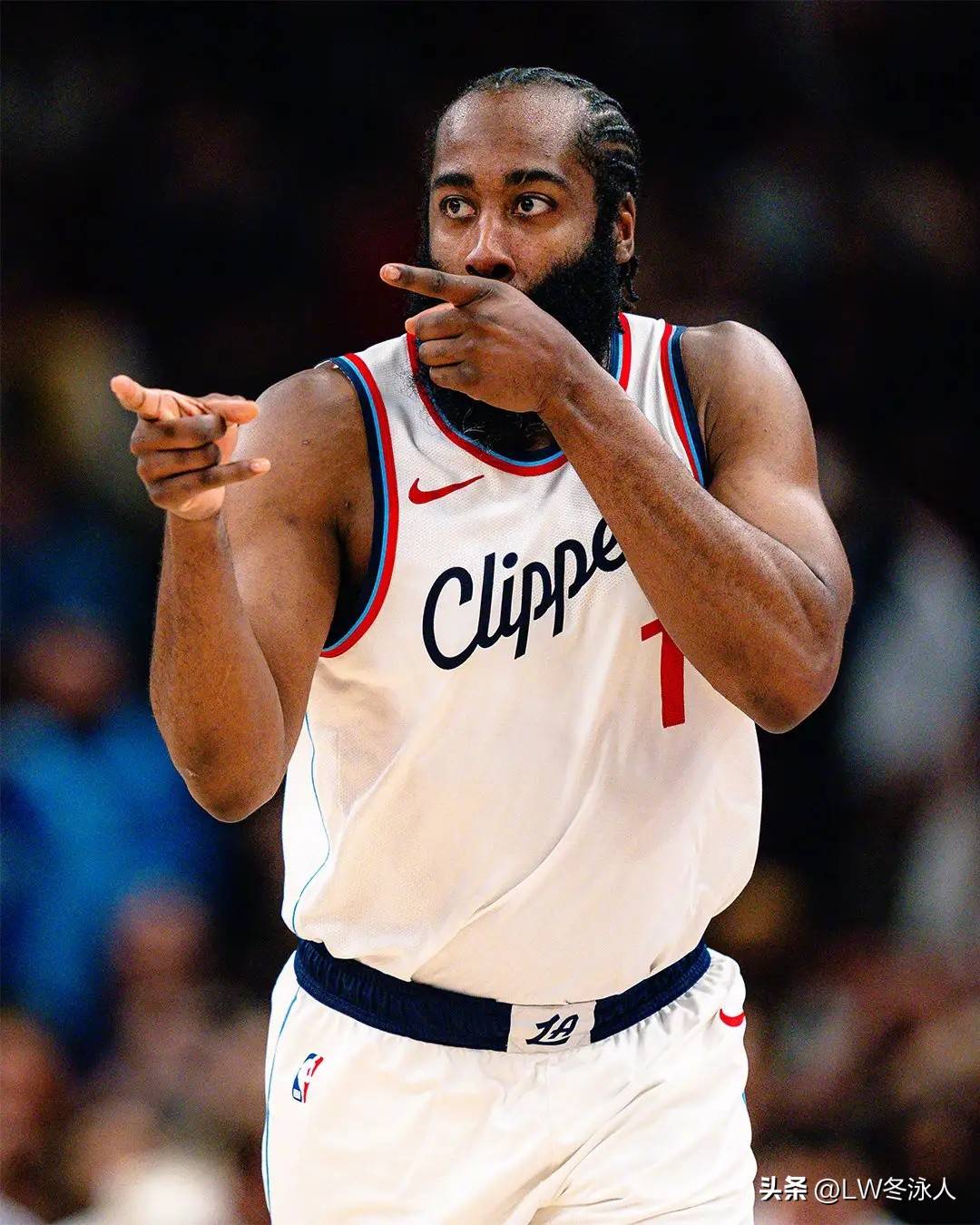 火箭大胜凯尔特人，哈登再度证明年度MVP