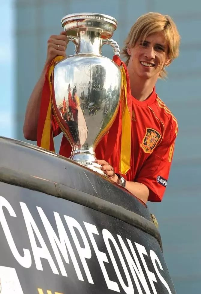 开云平台-南美足坛传奇领衔功勋先驱