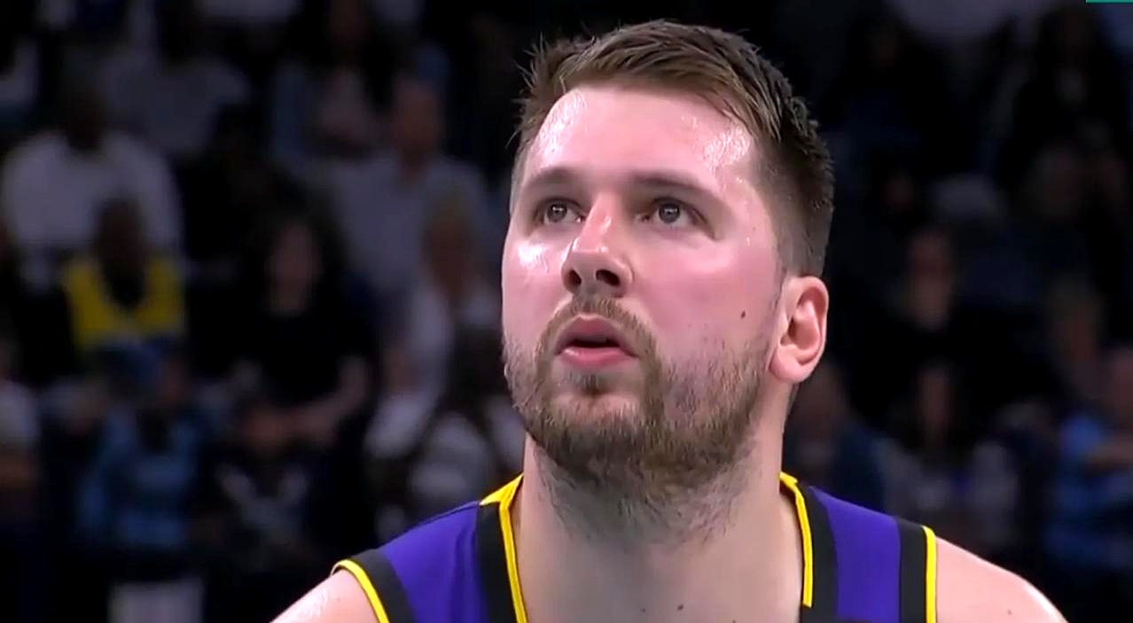 关于灰熊力克湖人取得连胜，保持不败的信息