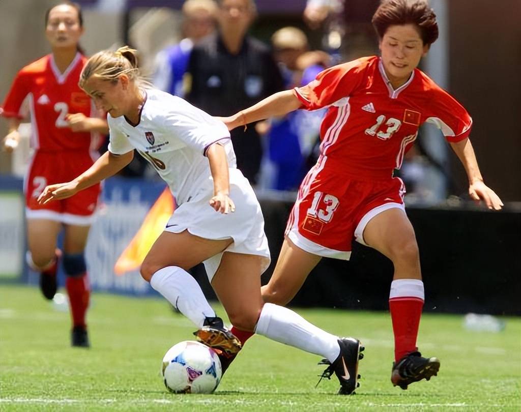 世界女足比赛颁奖盛大戴帽美女破纪录的简单介绍