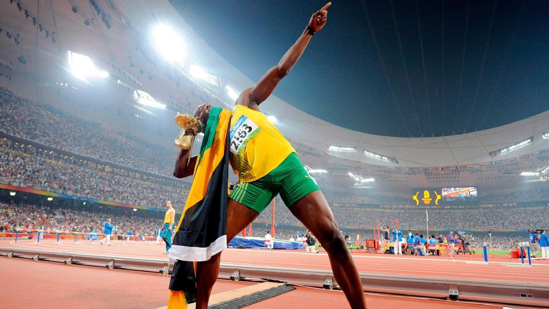 双面镜像，从广东队铁血联防到库里魔法时刻—论战术体系与个人英雄主义的共谋