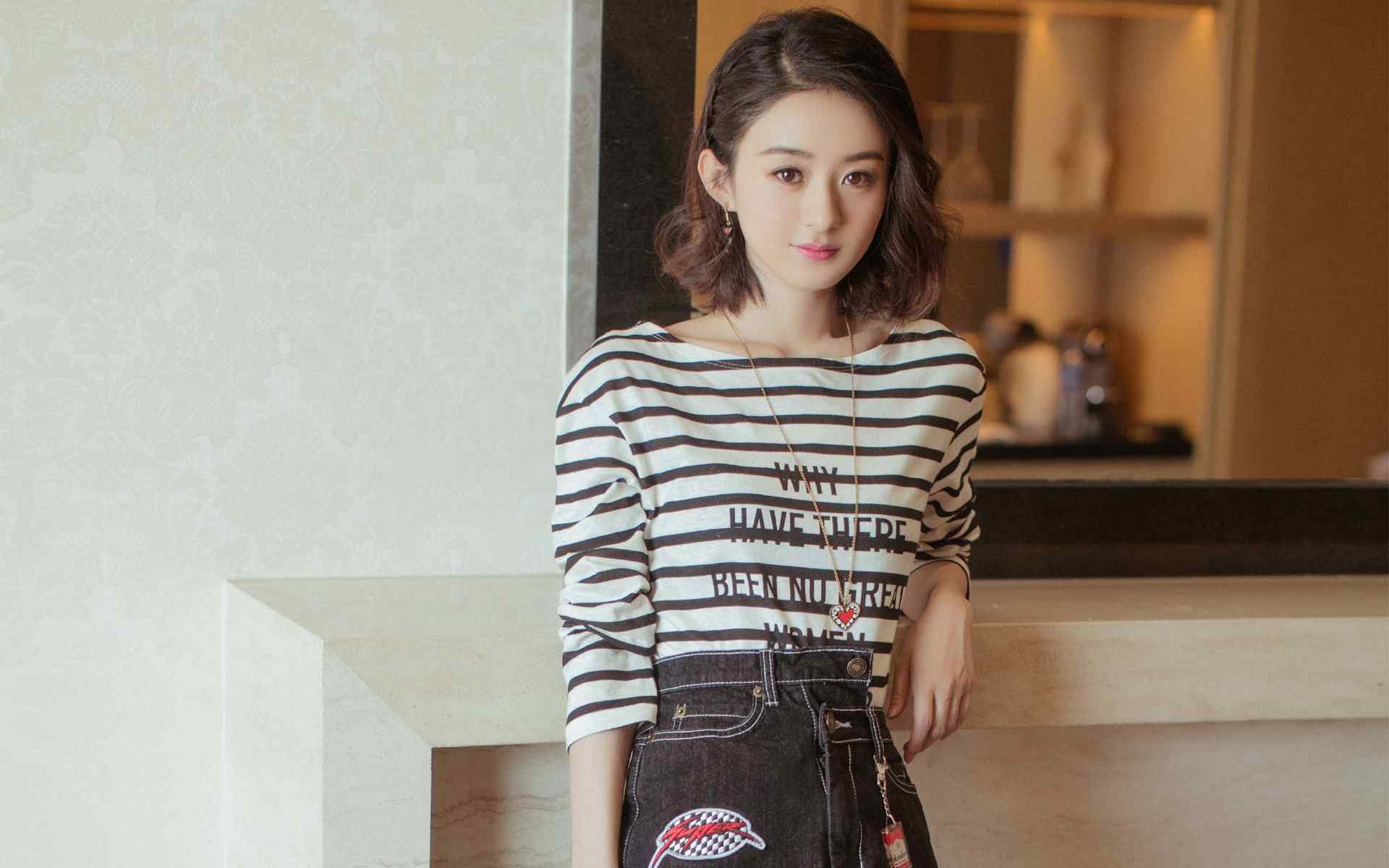 开云体育入口-绿茵场的平行宇宙，当英超争冠化为几内亚与安哥拉的暗影对决