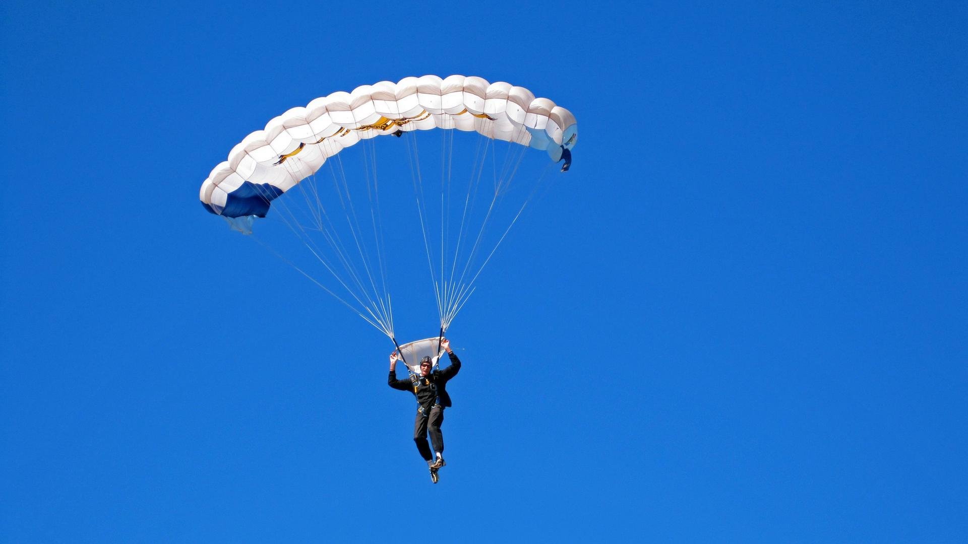 2026世界杯决赛夜，班凯罗的铁与诗