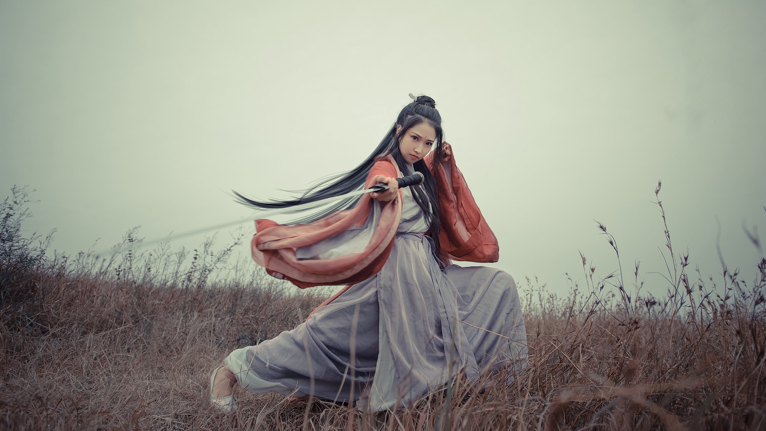 开云APP-绿茵阴影下的钢铁之躯，在欧冠喧哗中，听见莫兰特捶打命运的孤音