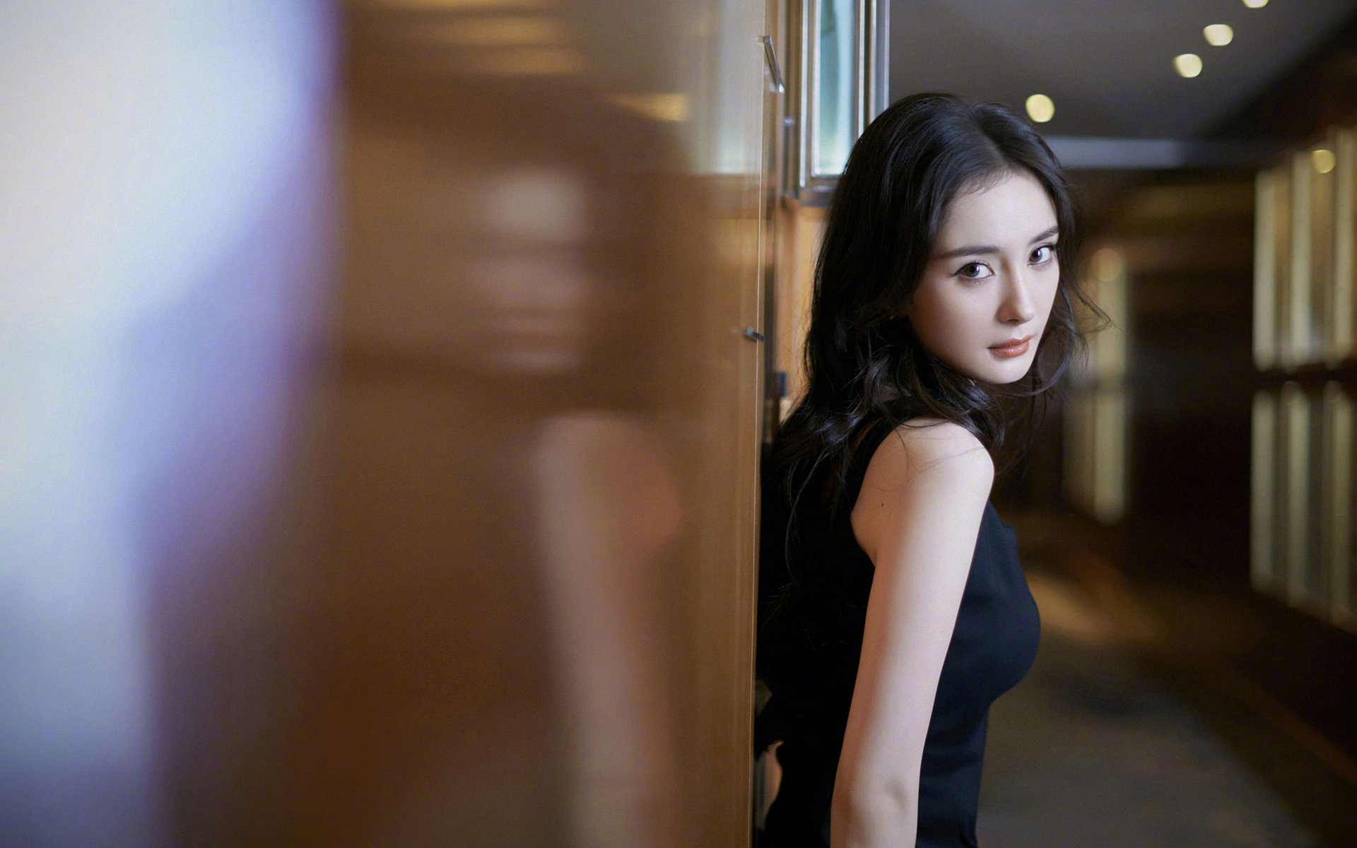 单骑救主！武切维奇擎天一柱，老鹰涉险过关碾碎黄蜂