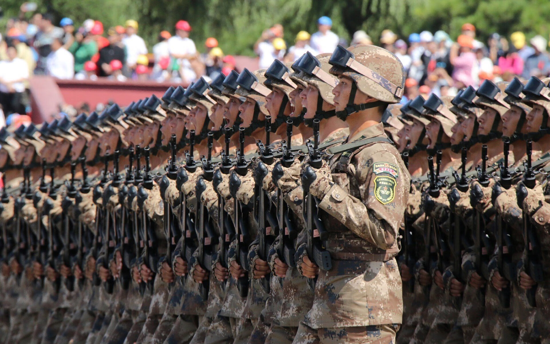 天降神兵！友谊赛变传奇之战 门迪七扑救捍卫中国防线